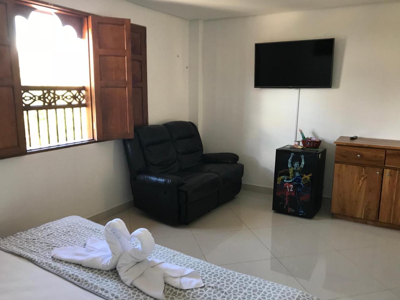 Hotel Bahia Guatape Exterior photo